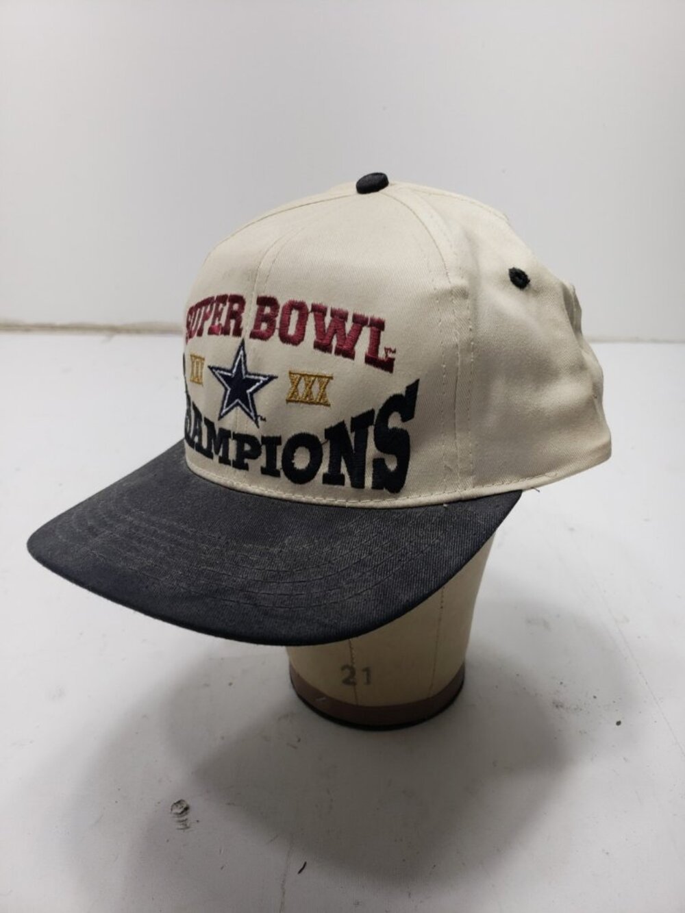 Vintage Dallas Cowboys Super Bowl Champions Snapback Hat NFL Cap Cream Black